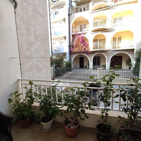 Apartments Jadranka Makarska Eksteriør billede